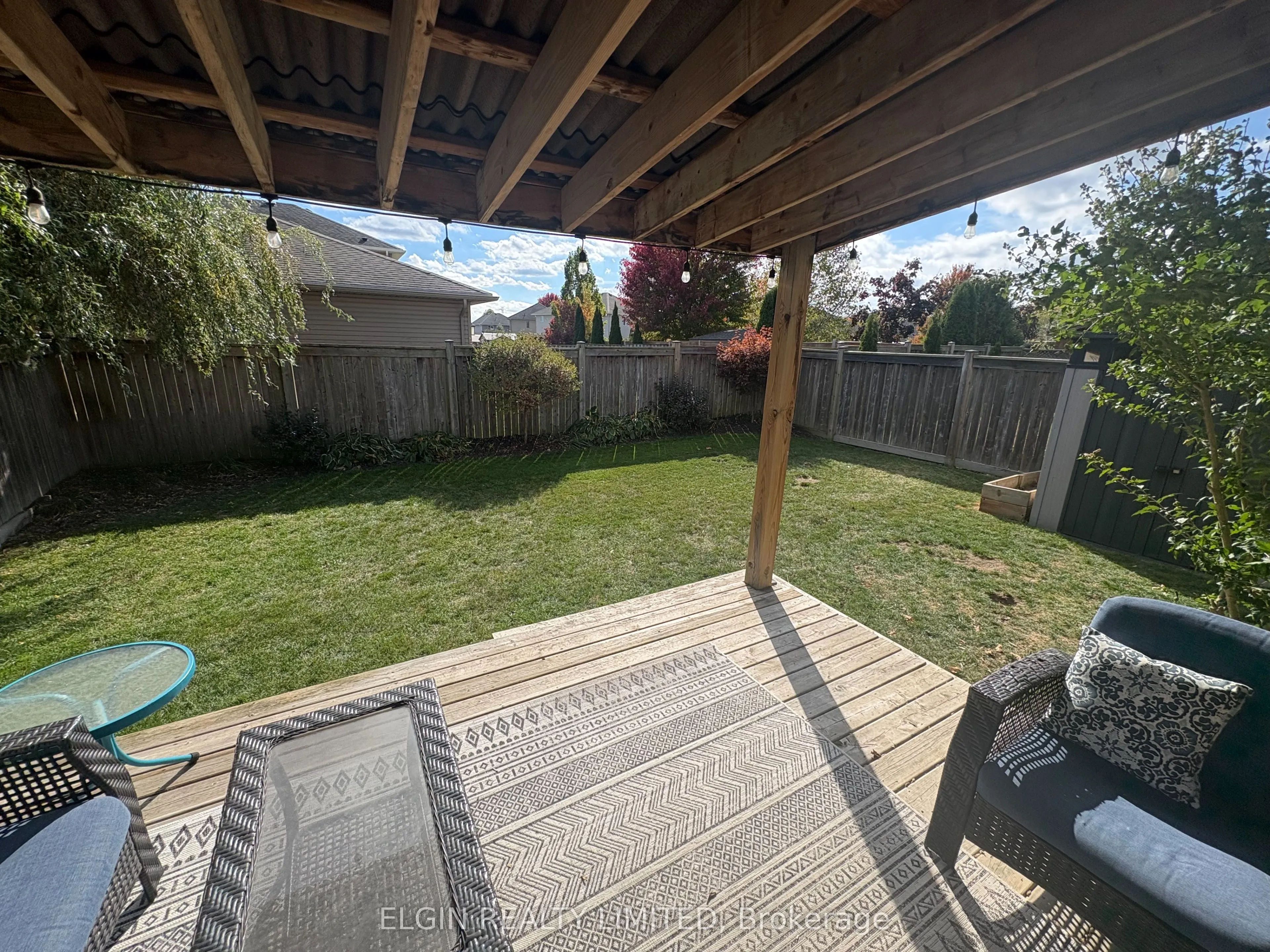 10 Ambleside Drive