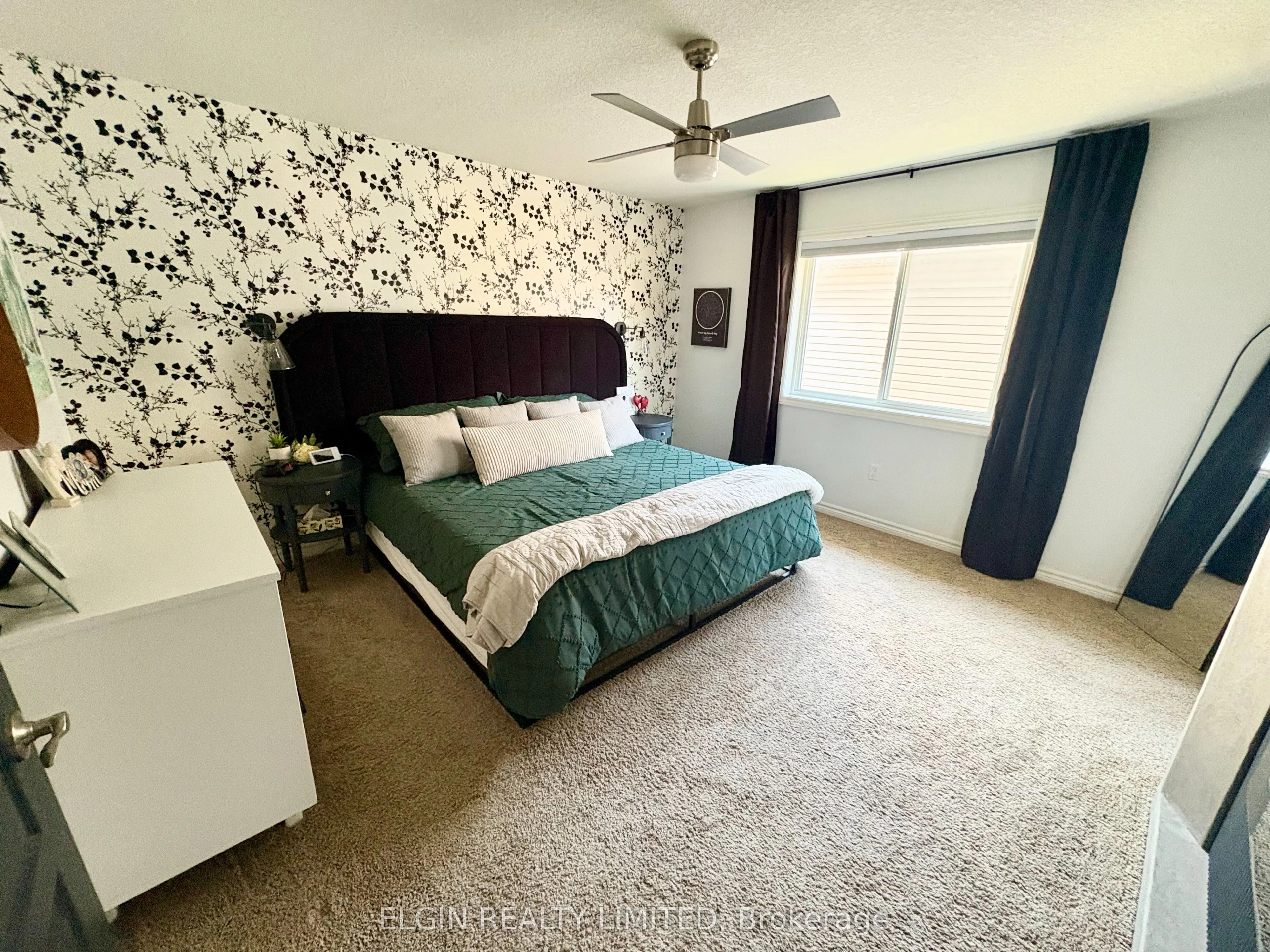 10 Ambleside Drive