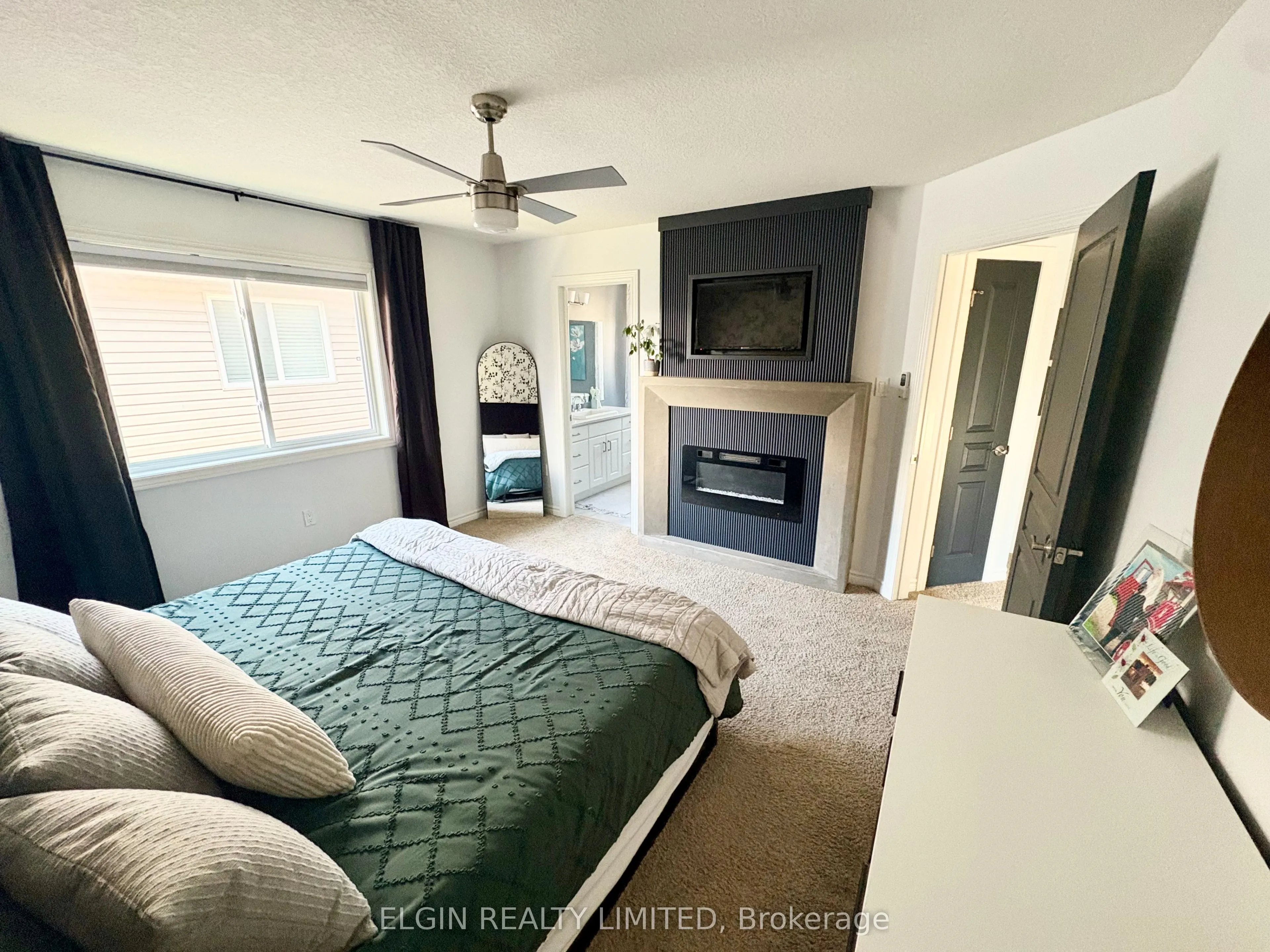 10 Ambleside Drive