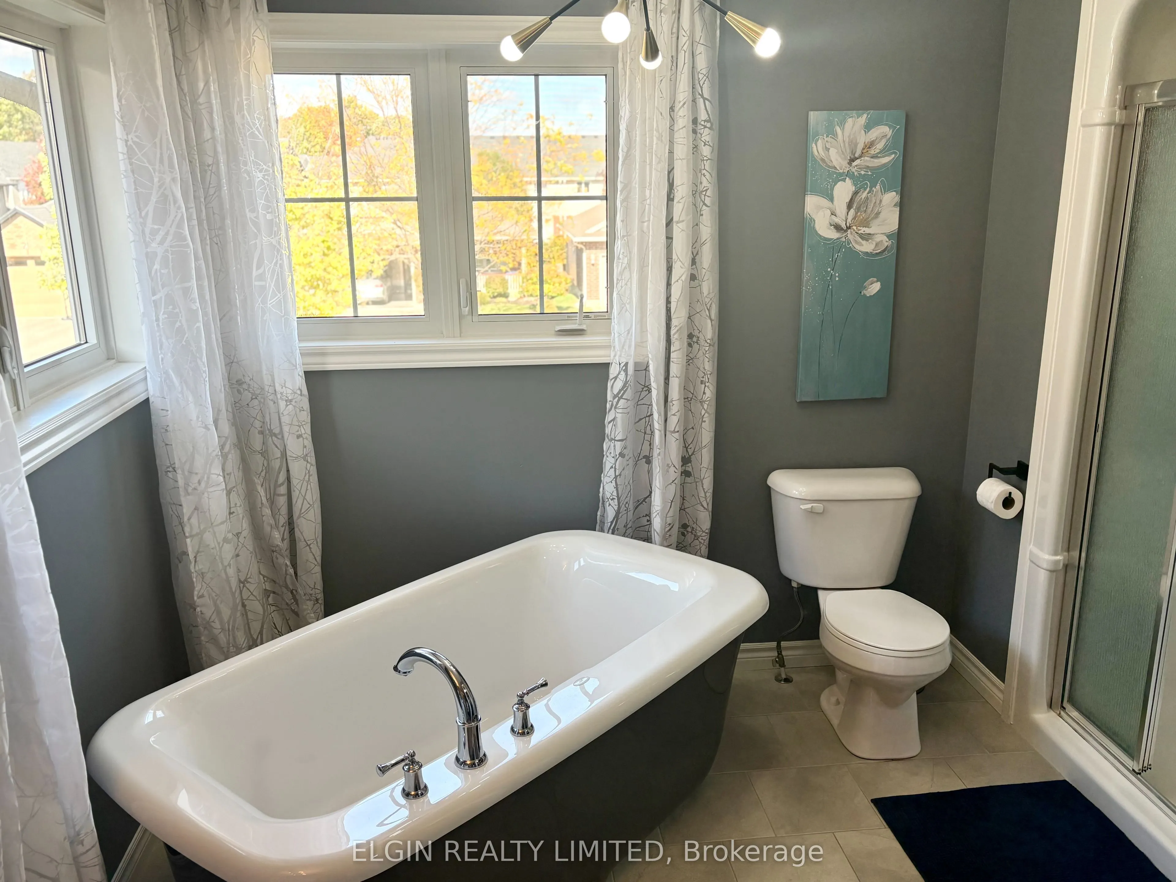 10 Ambleside Drive