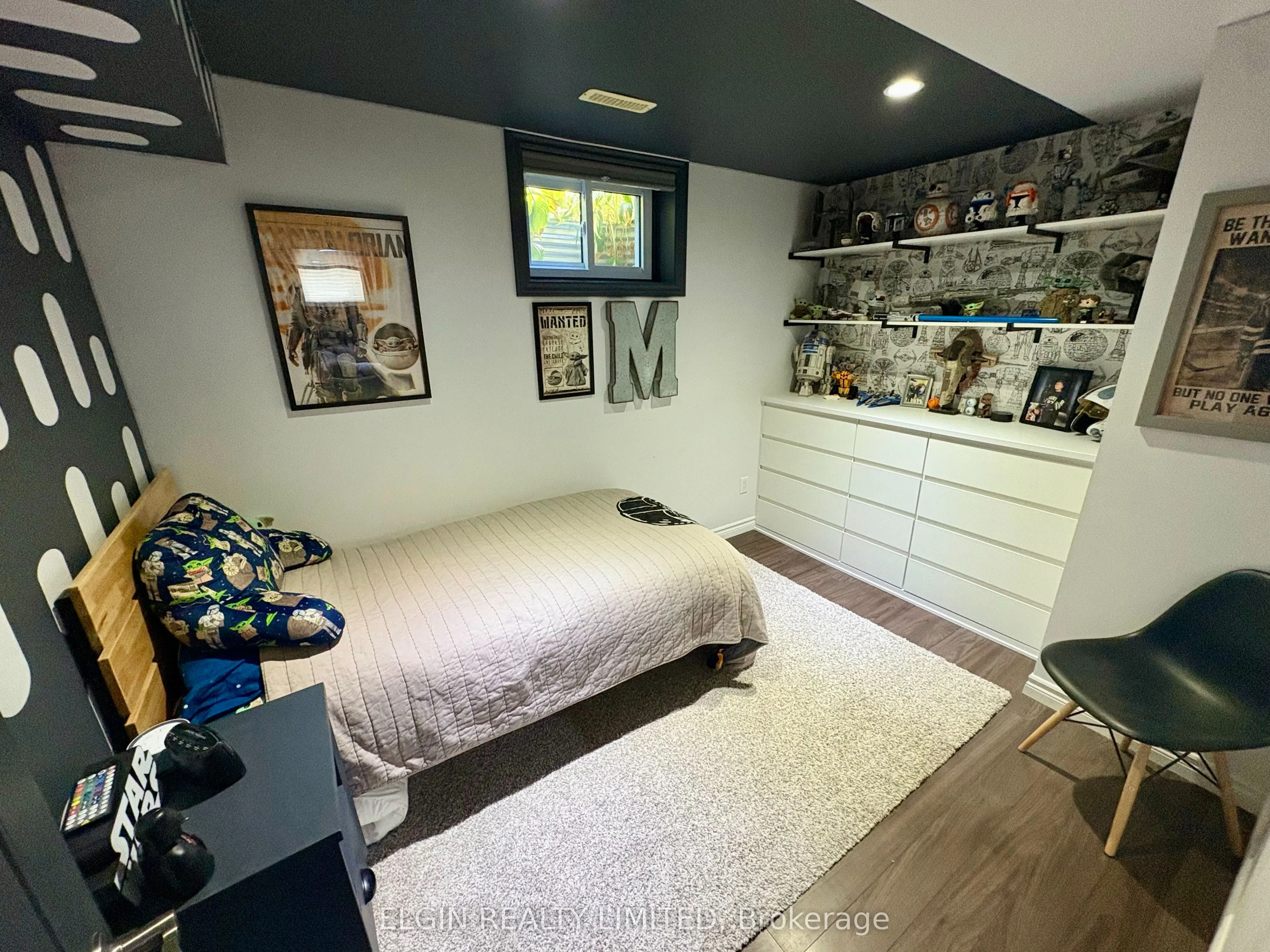 10 Ambleside Drive