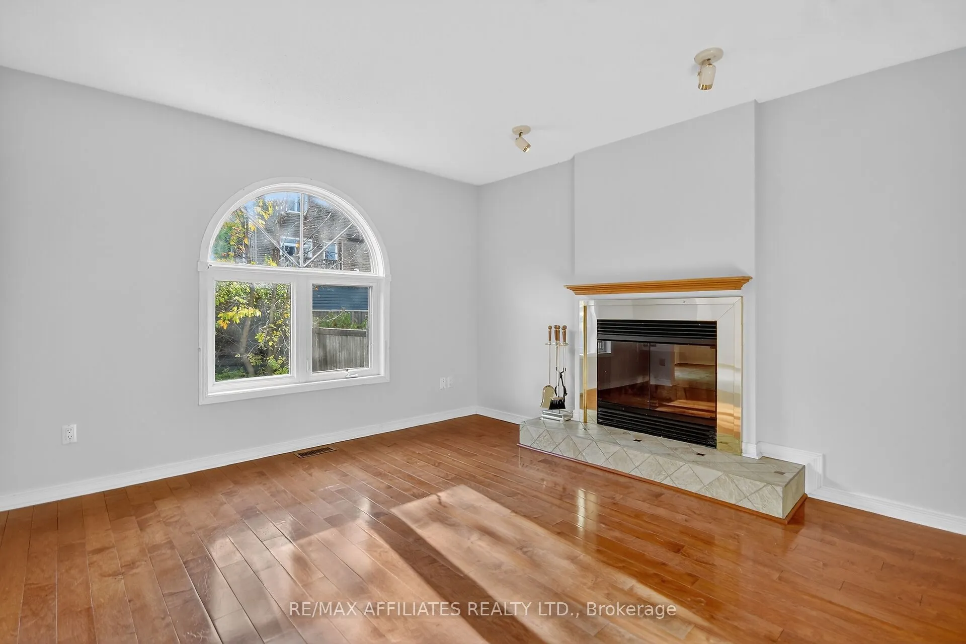 85 Alon Street
