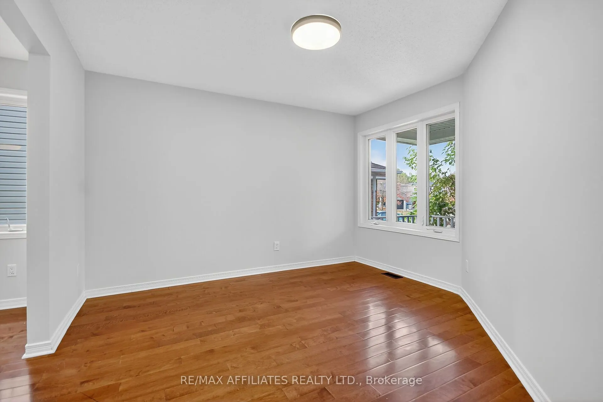 85 Alon Street