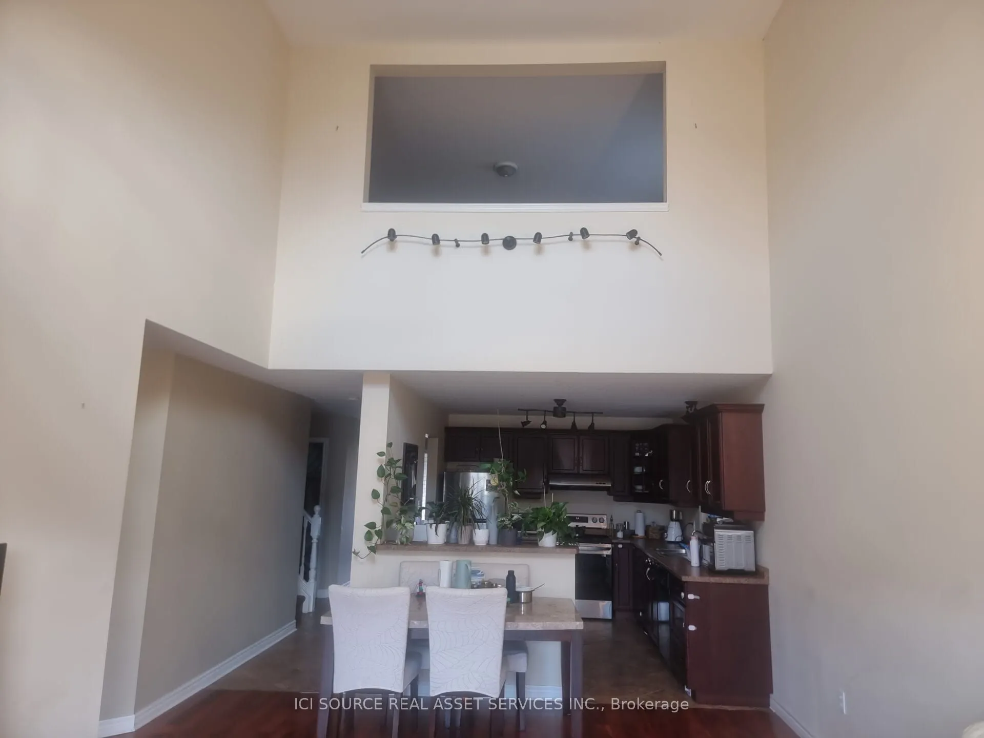 136 McArthur Crescent