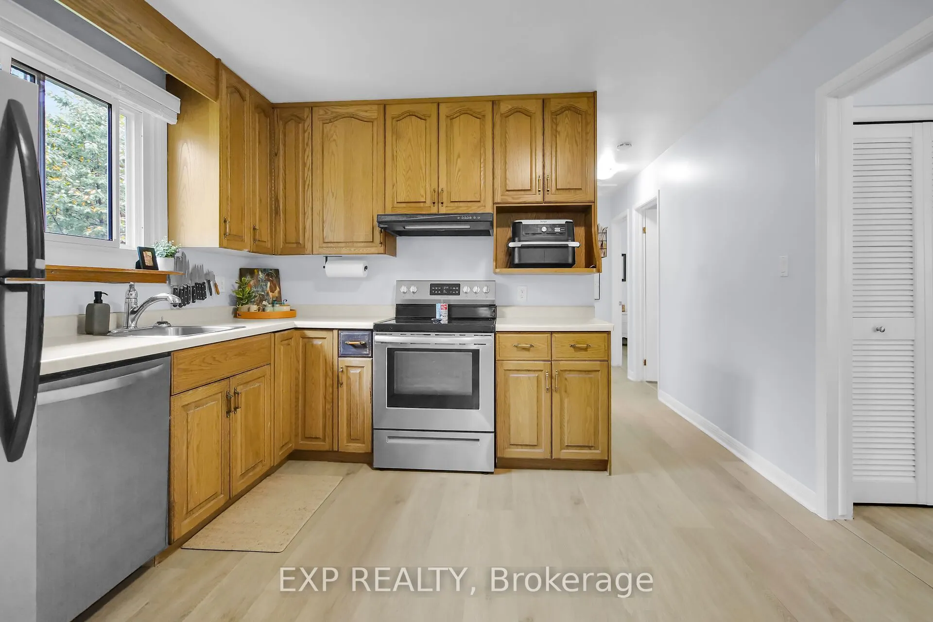61 Larkspur Crescent