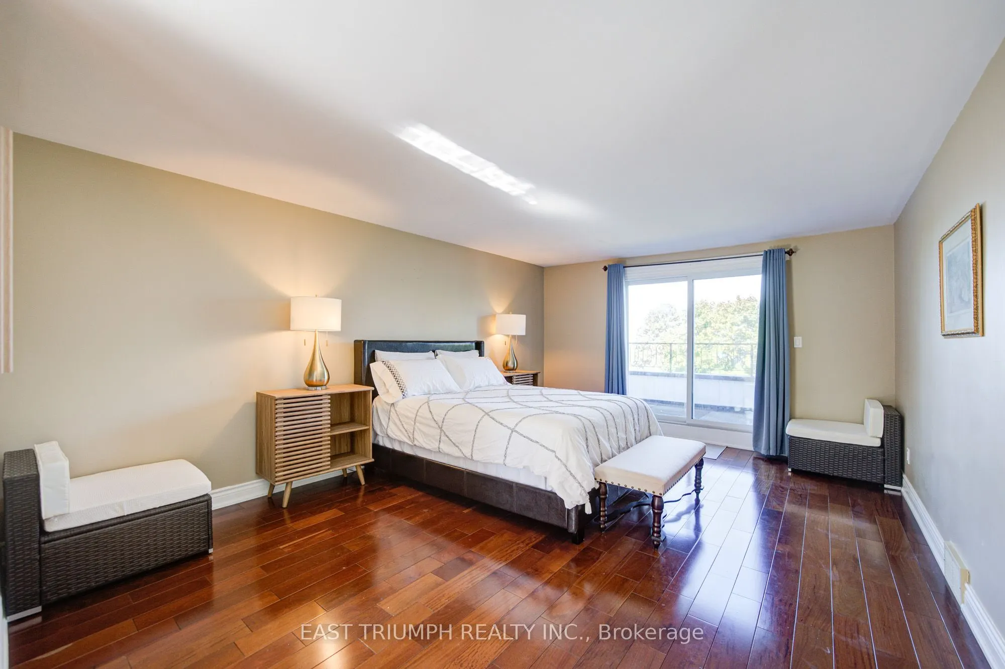 39 ROYAL YORK Road