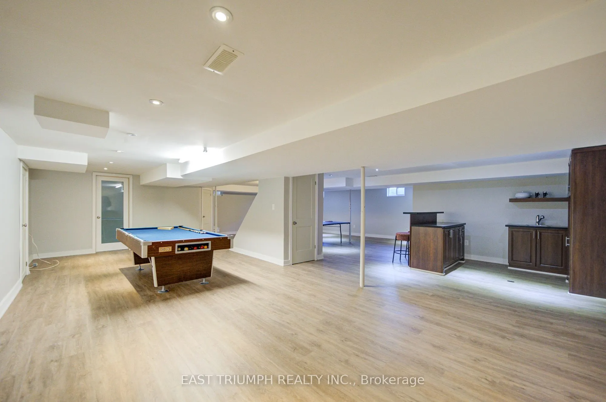 39 ROYAL YORK Road