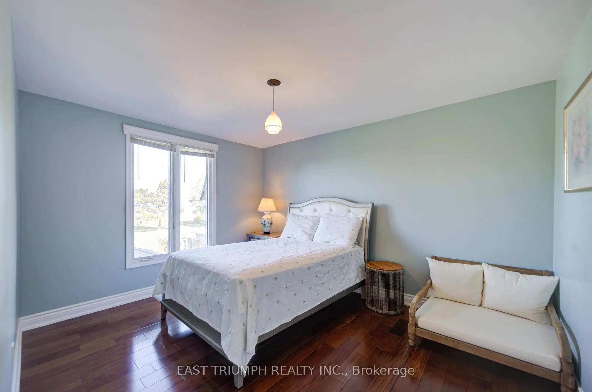 39 ROYAL YORK Road