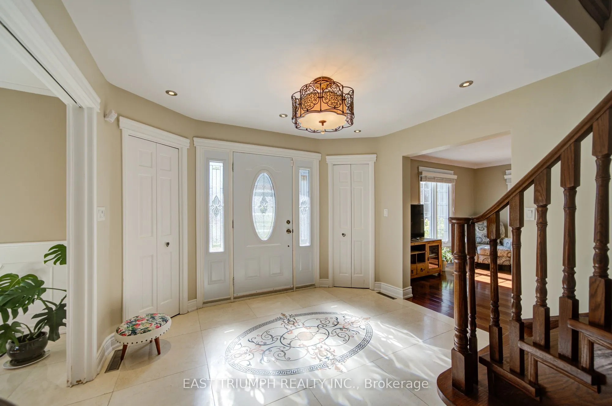 39 ROYAL YORK Road