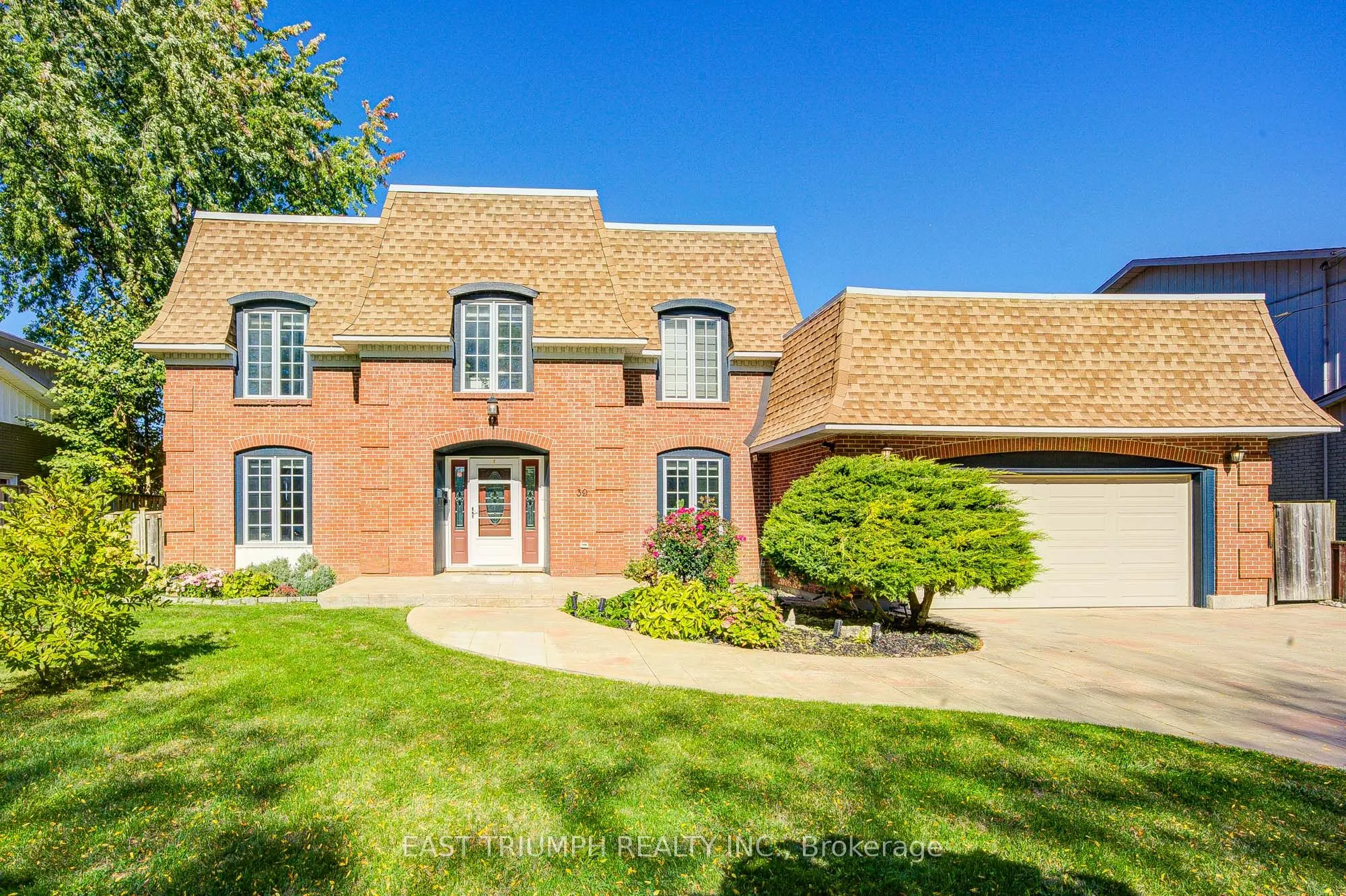39 ROYAL YORK Road