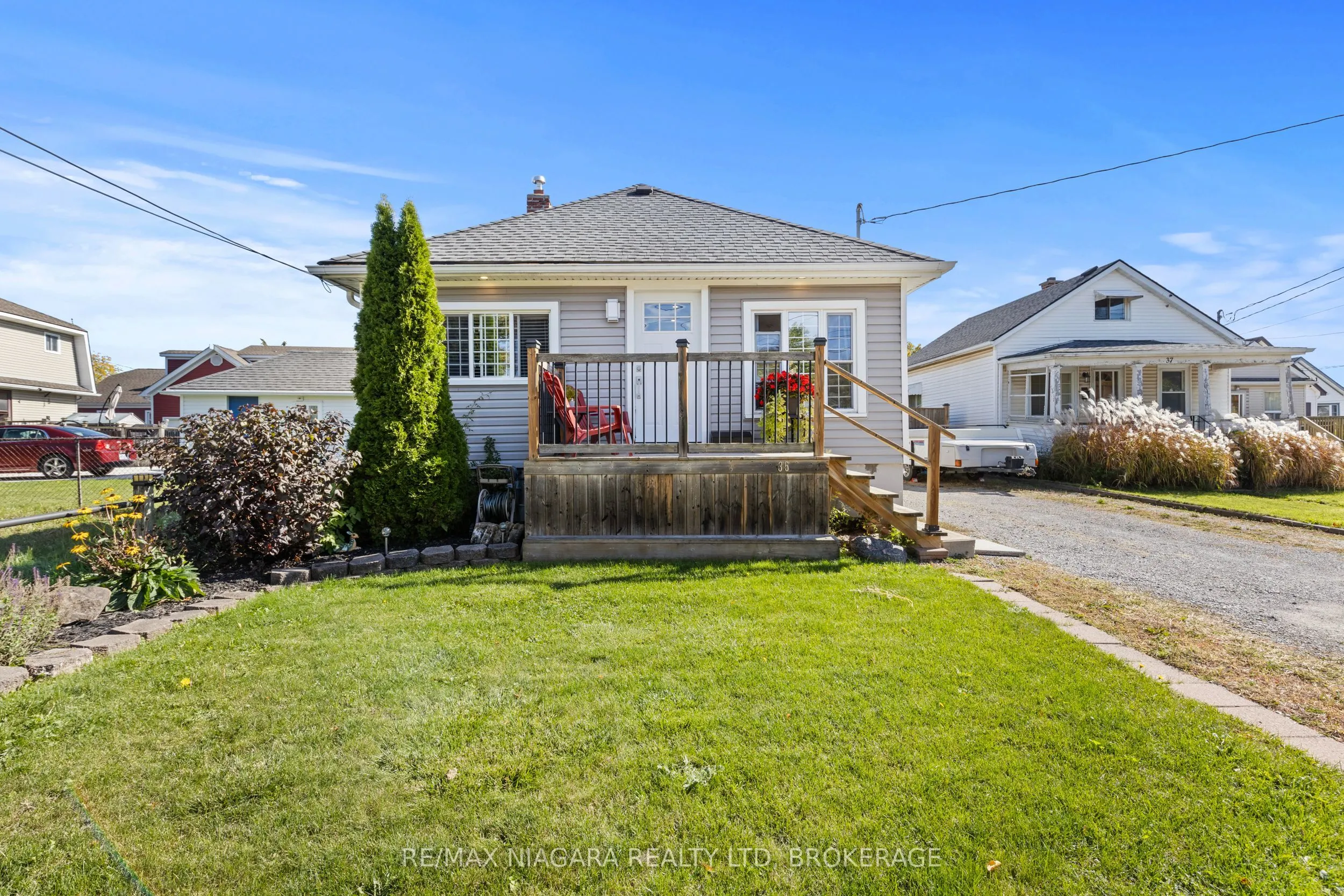 35 Leeper Street