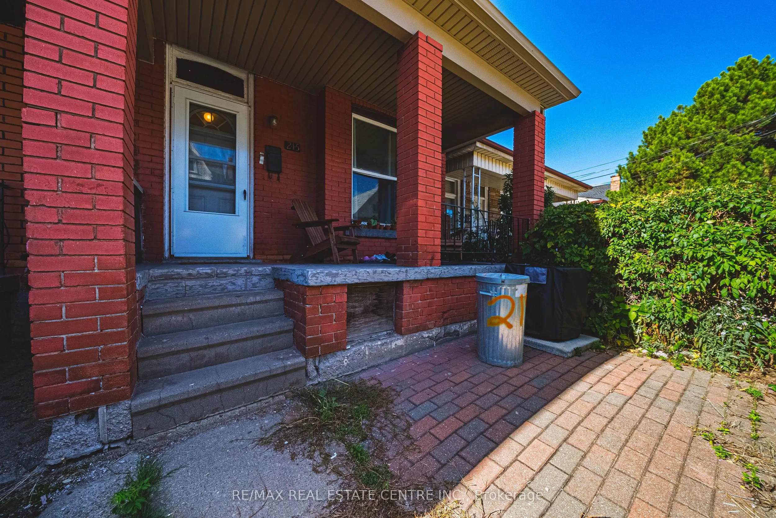 215 Mary Street