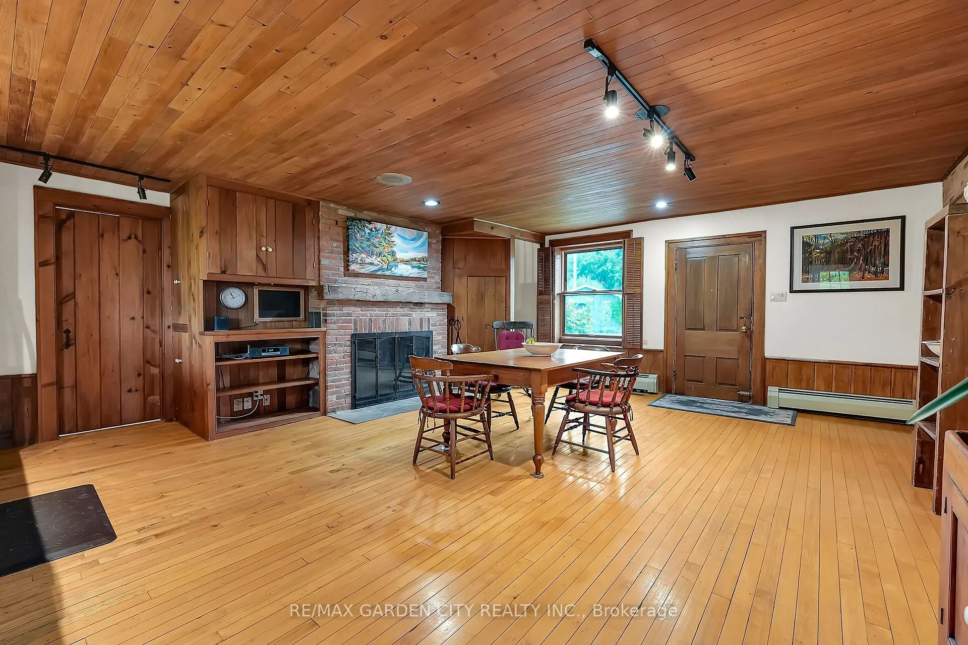 2432 Seburn Road