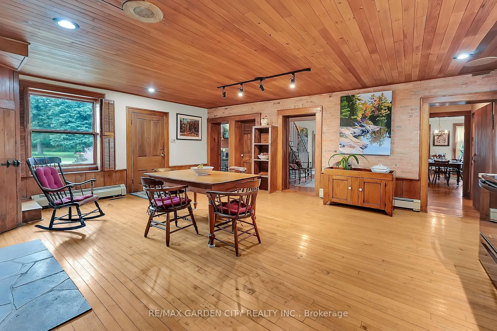 2432 Seburn Road