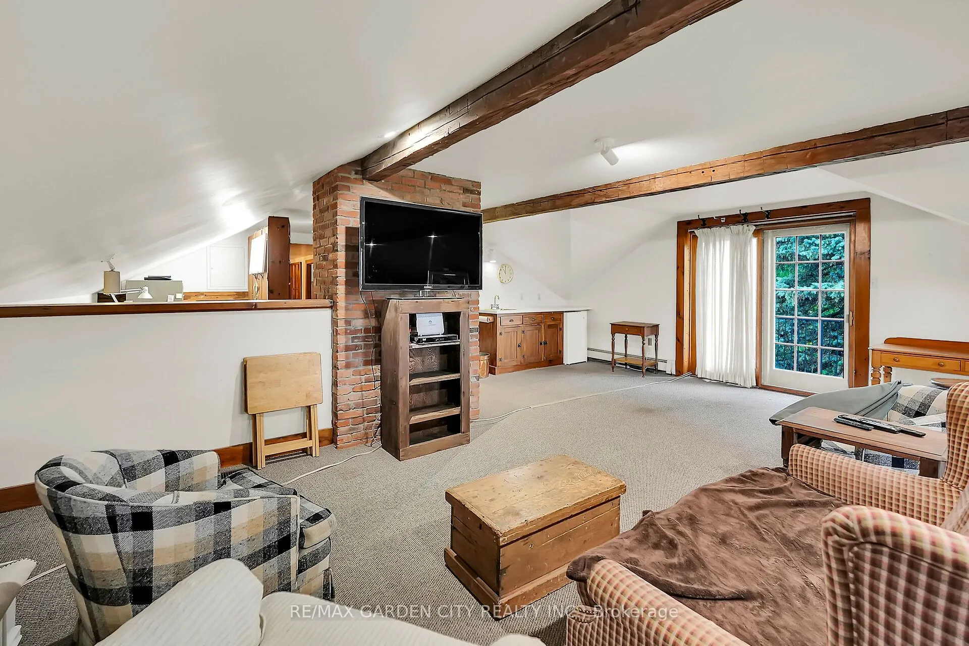 2432 Seburn Road