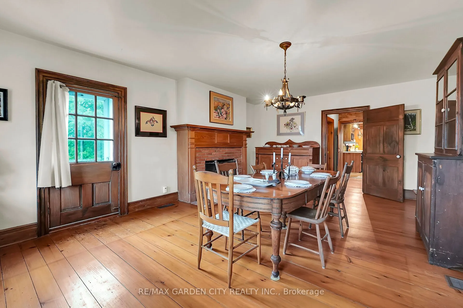 2432 Seburn Road
