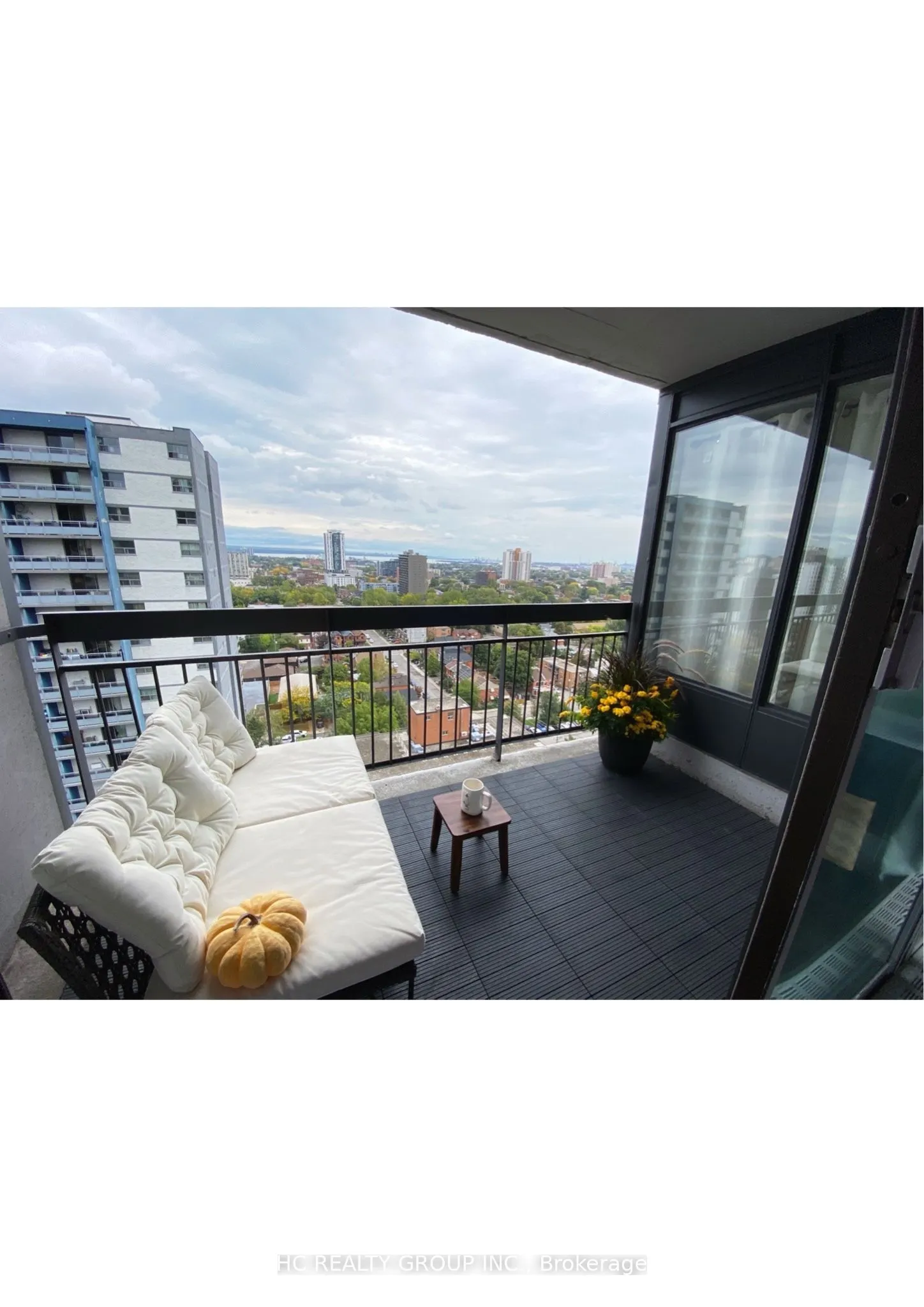 150 Charlton Avenue E, #1903