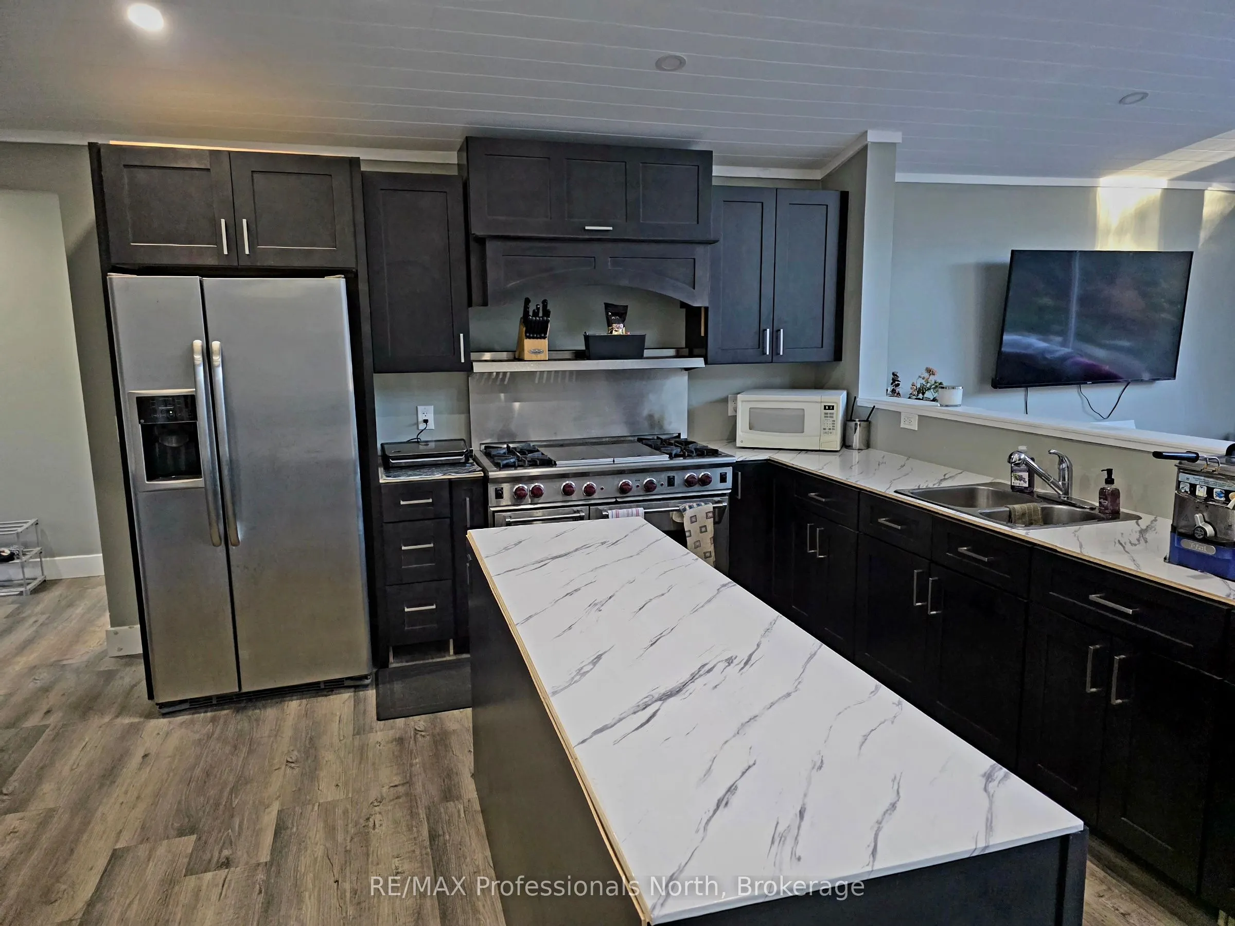 816 Second Avenue