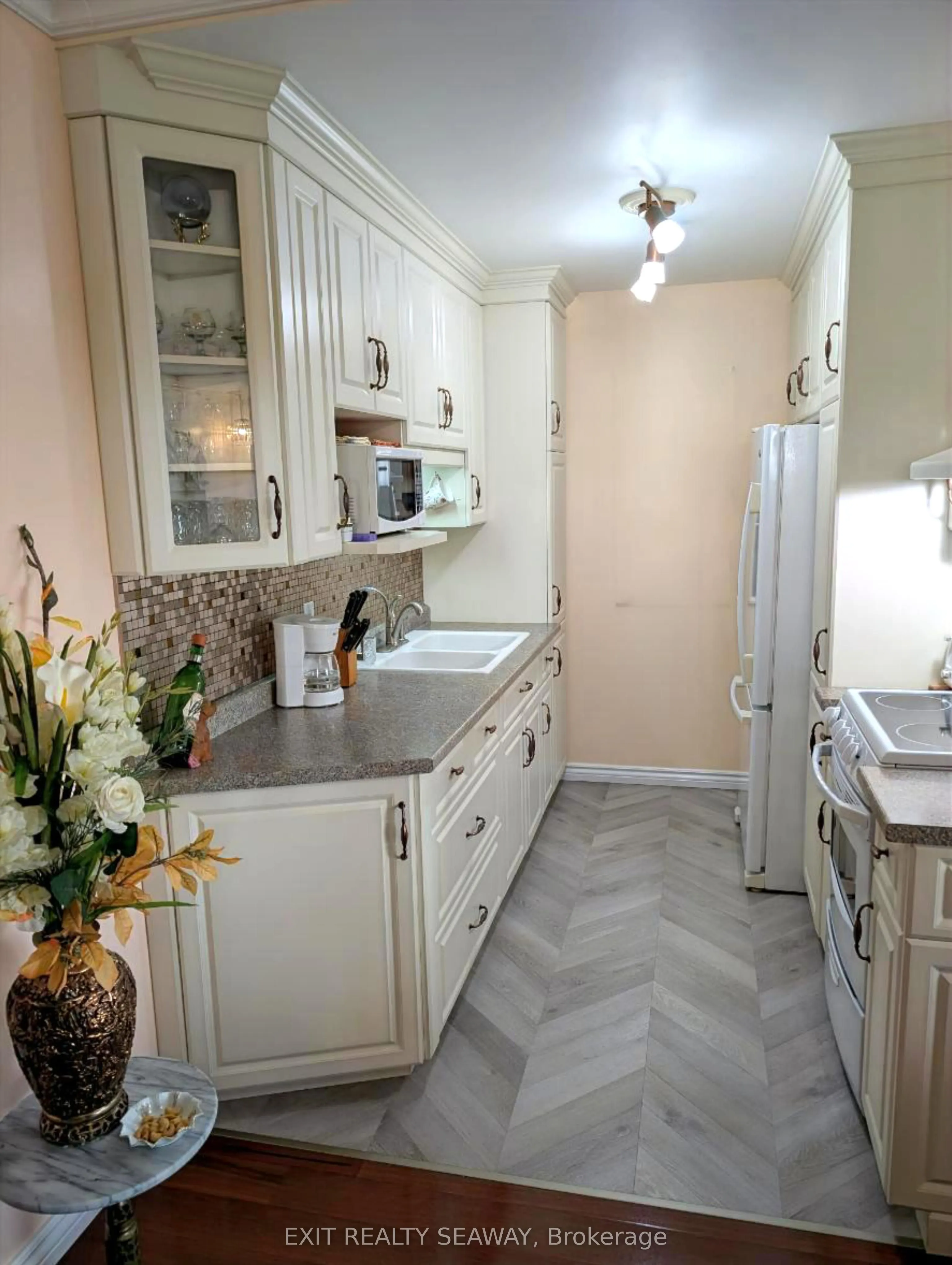 308 Second Street E, #1107