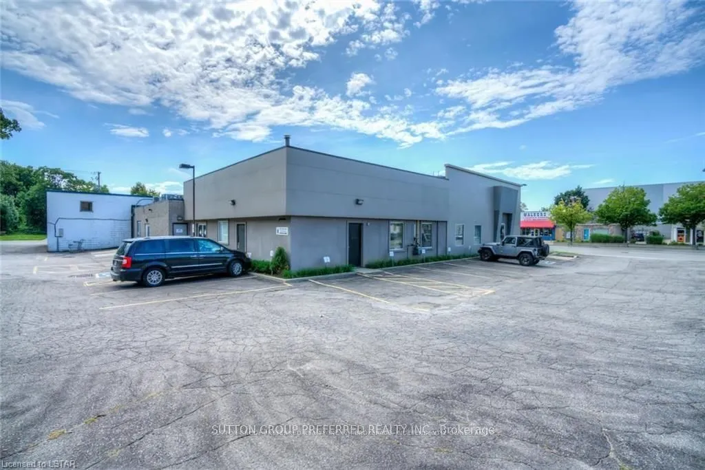 222 WELLINGTON Street, #102