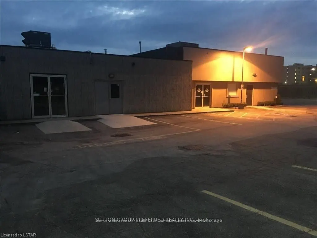 222 WELLINGTON Street, #102
