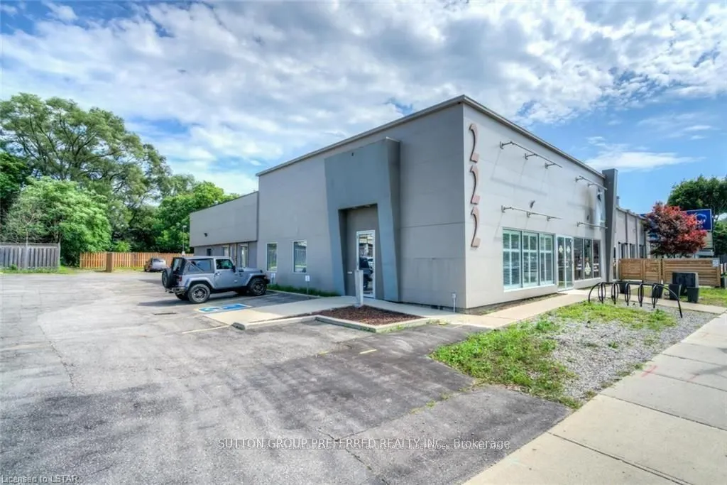222 WELLINGTON Street, #102