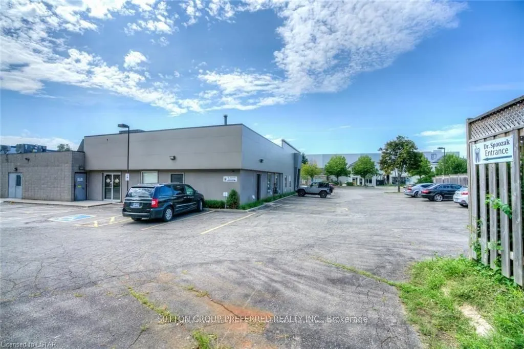 222 WELLINGTON Street, #102