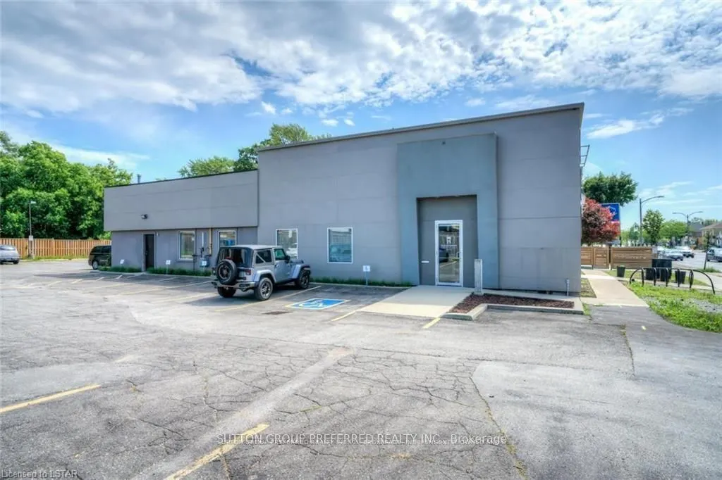 222 WELLINGTON Street, #102