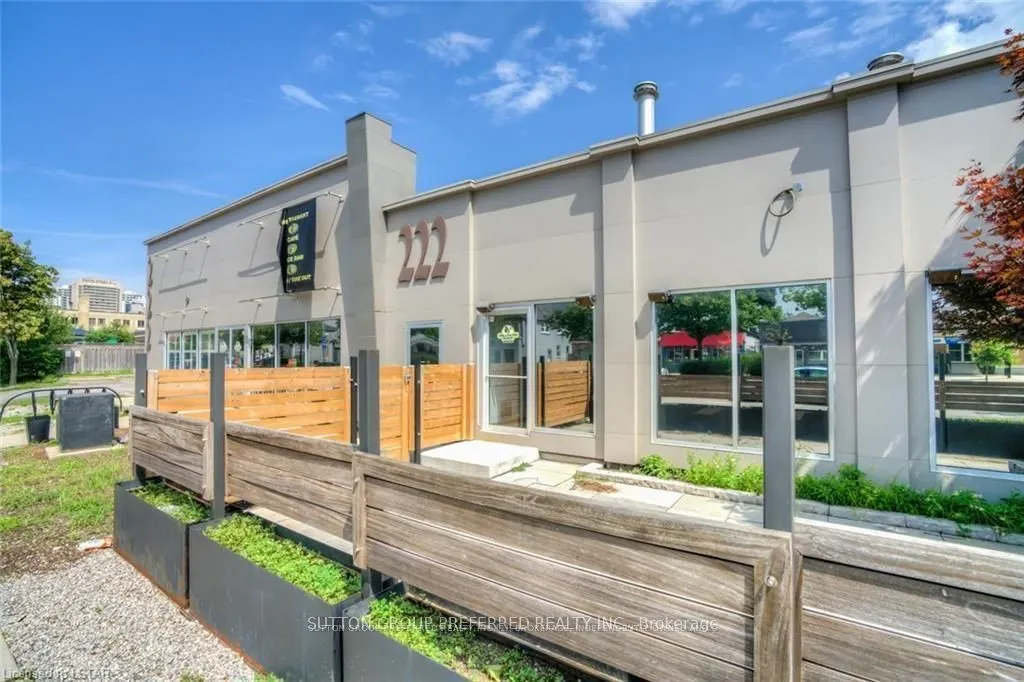 222 WELLINGTON Street, #102