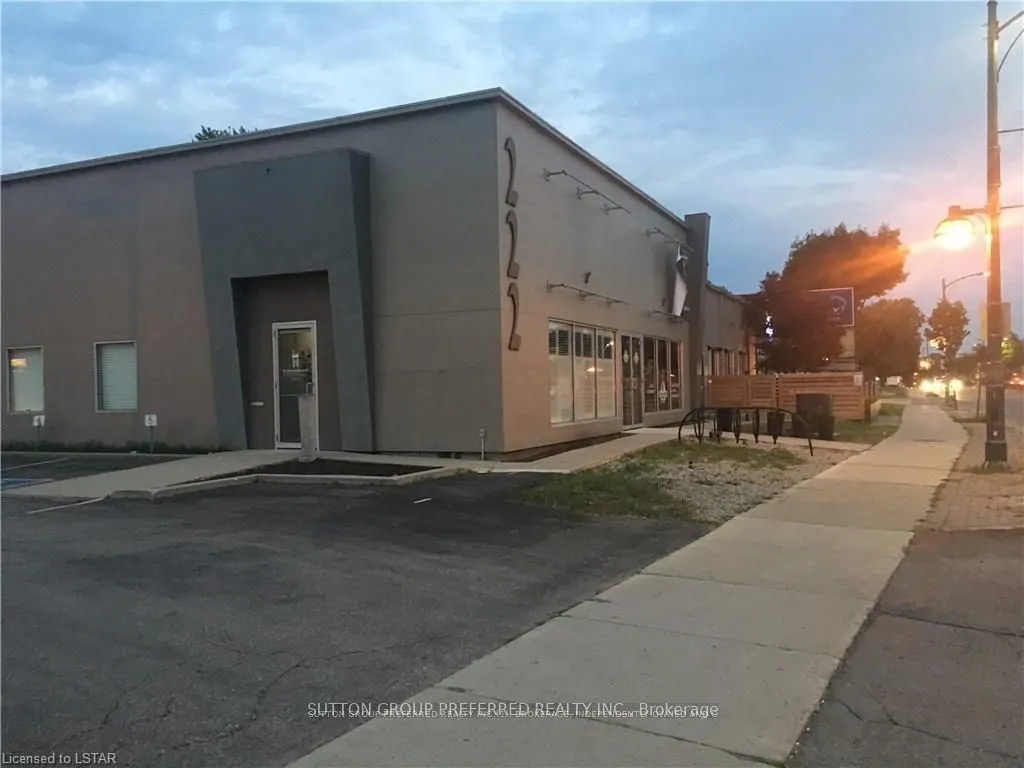 222 WELLINGTON Street, #102