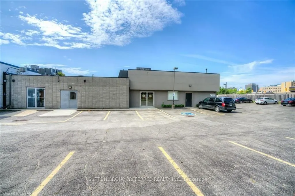 222 WELLINGTON Street, #102