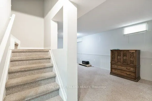 26 Redwood Lane