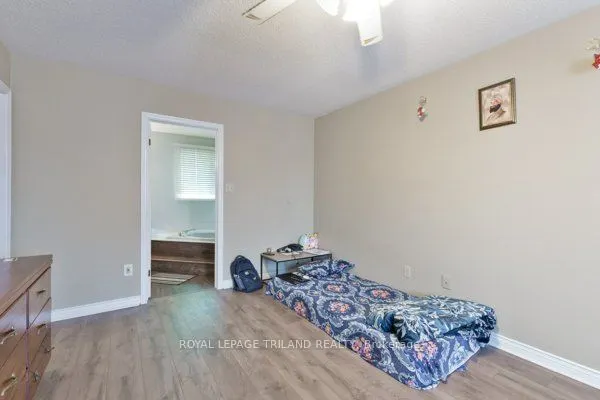 26 Redwood Lane