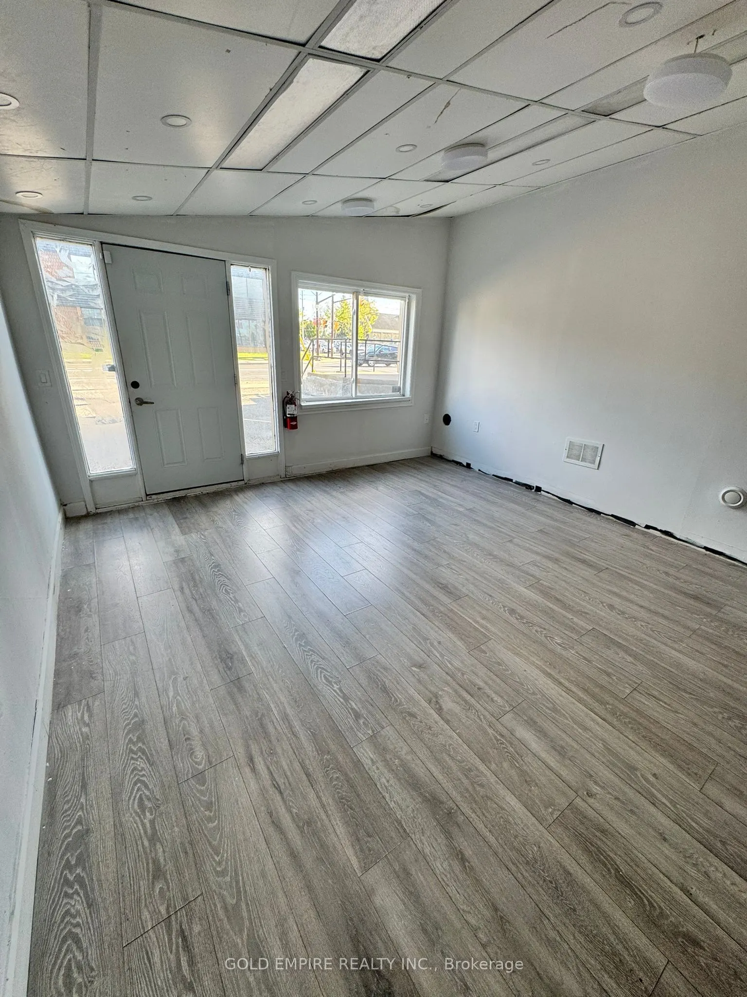 1041 Gainsborough Road