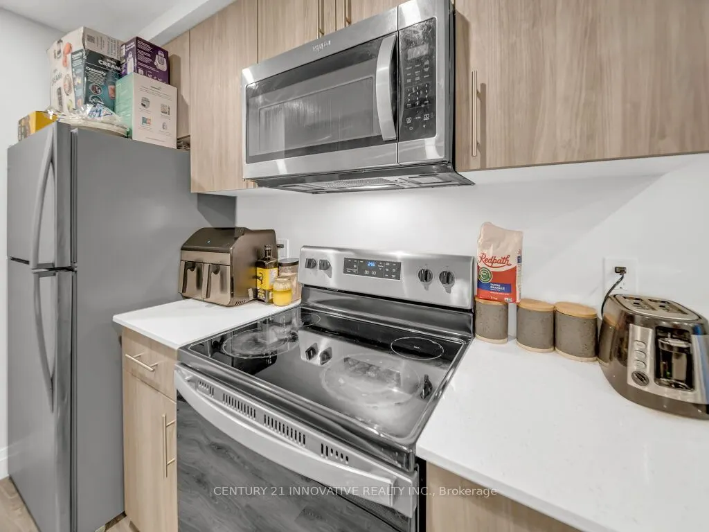 600 Victoria Street, #17