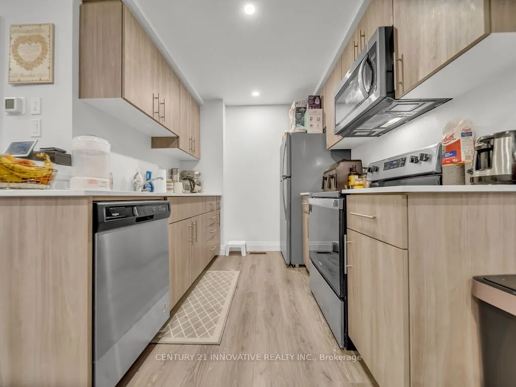 600 Victoria Street, #17