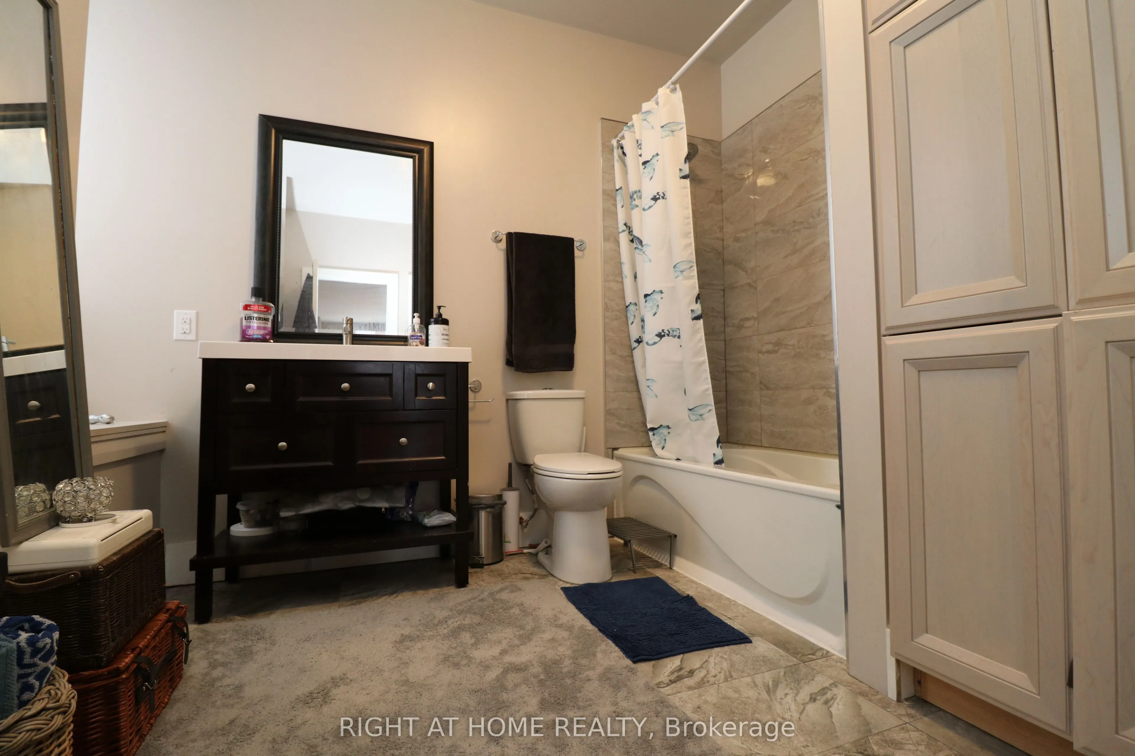 69 King Street W, #2