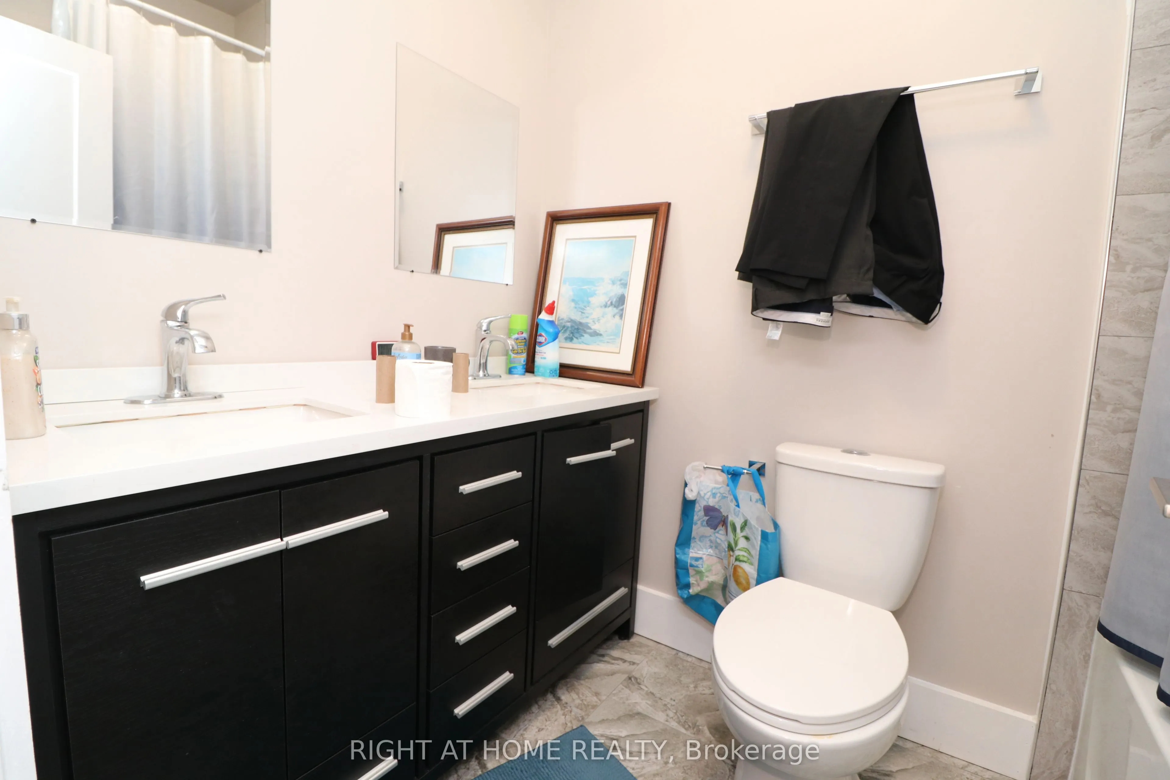 69 King Street W, #2