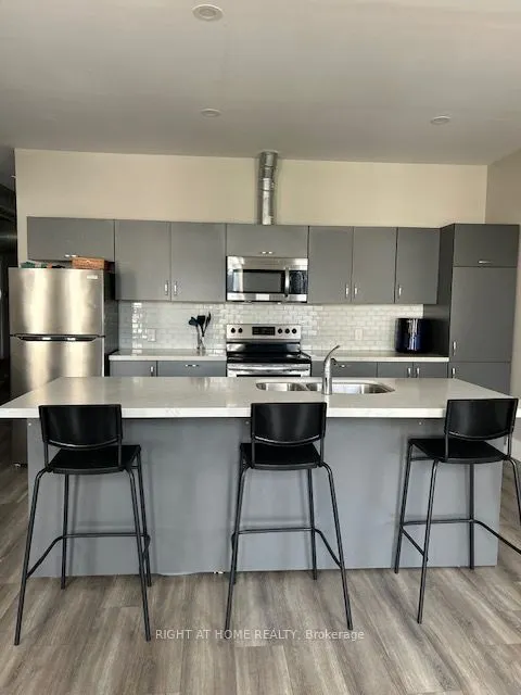 69 King Street W, #2