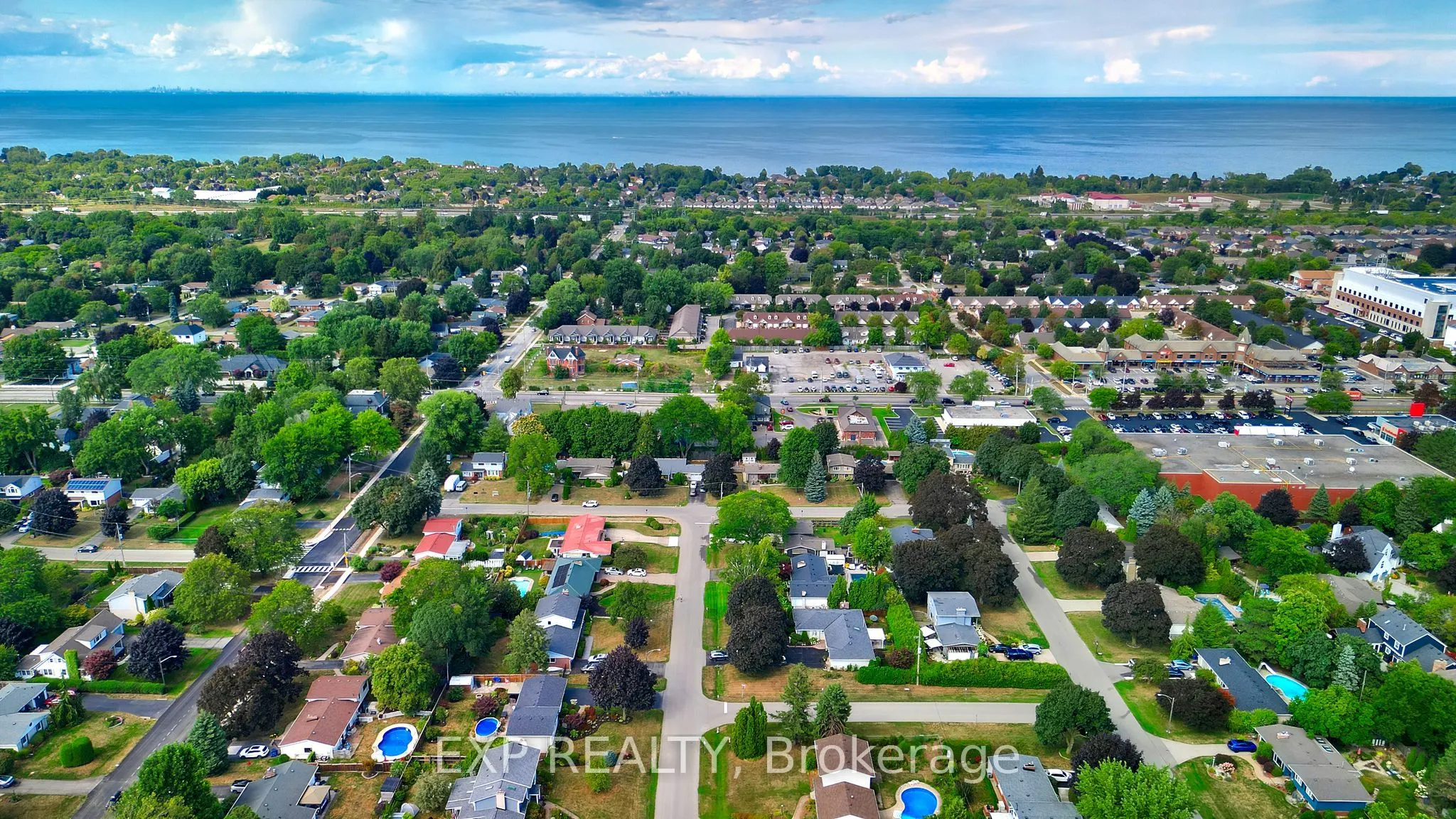 7 Redwood Drive