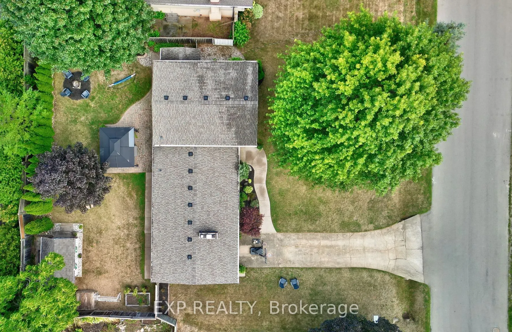 7 Redwood Drive