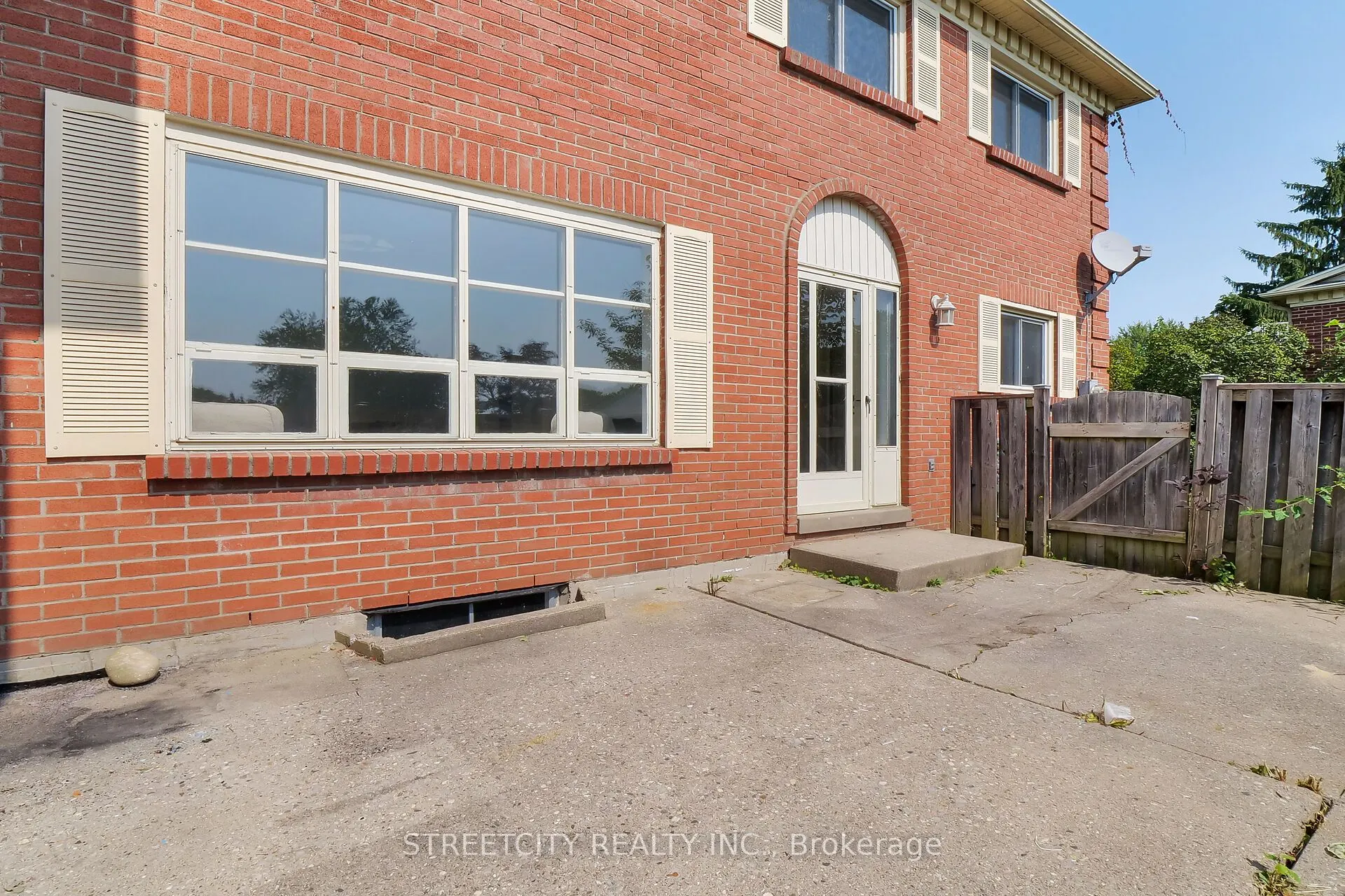402 Homestead Court, #26