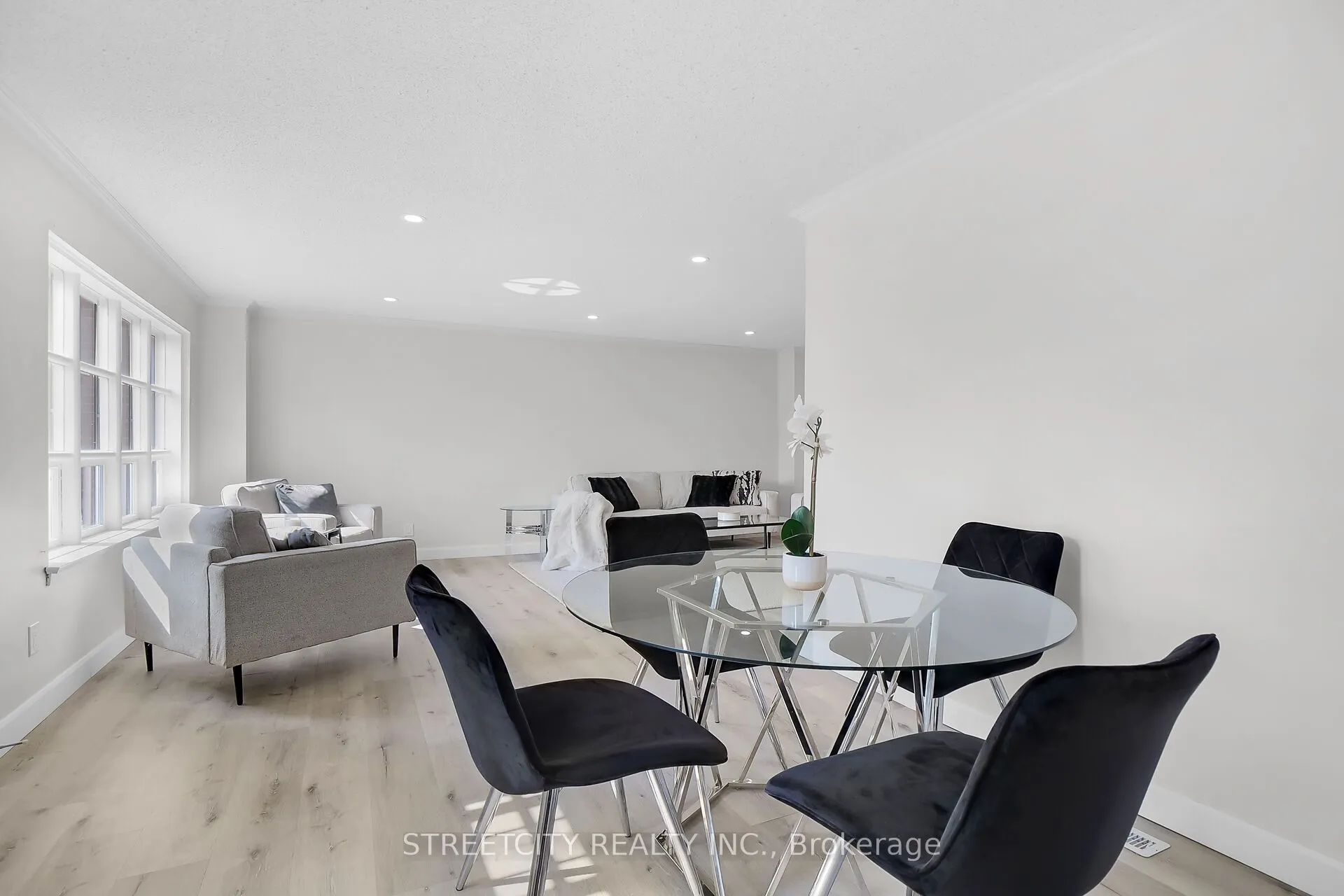 402 Homestead Court, #26