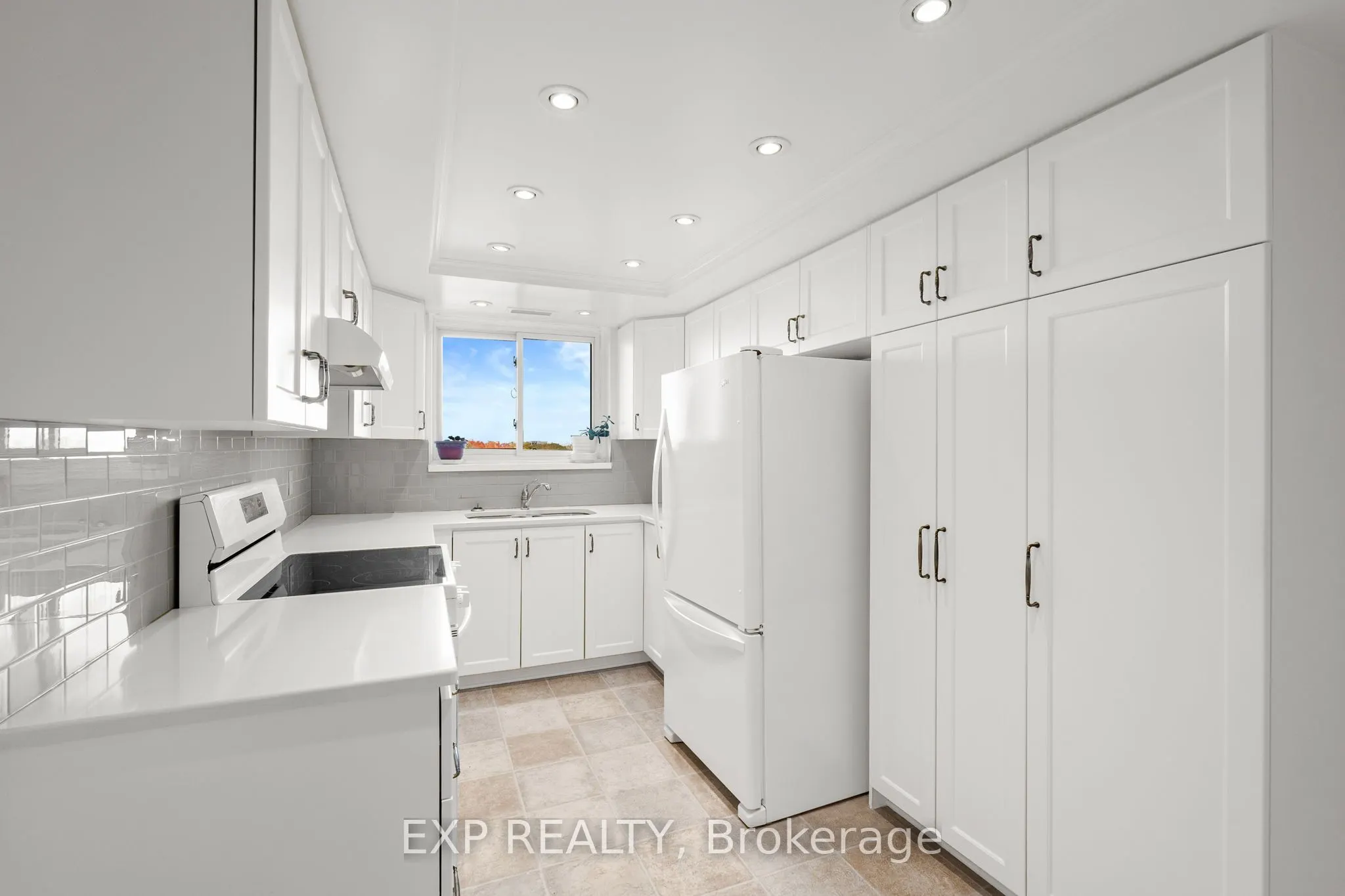 1705 Playfair Drive, #903