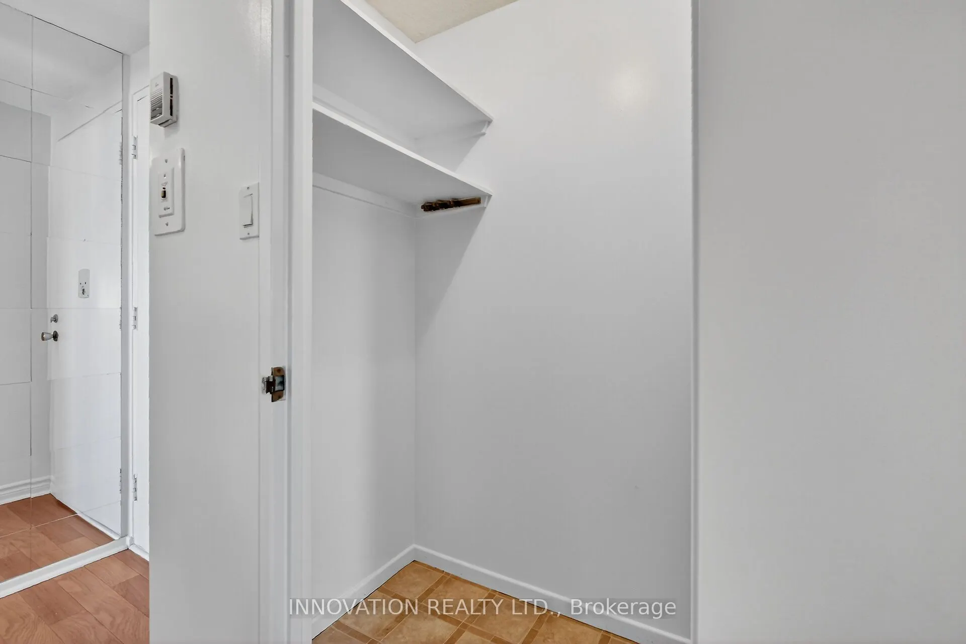 915 Elmsmere Road, #1015
