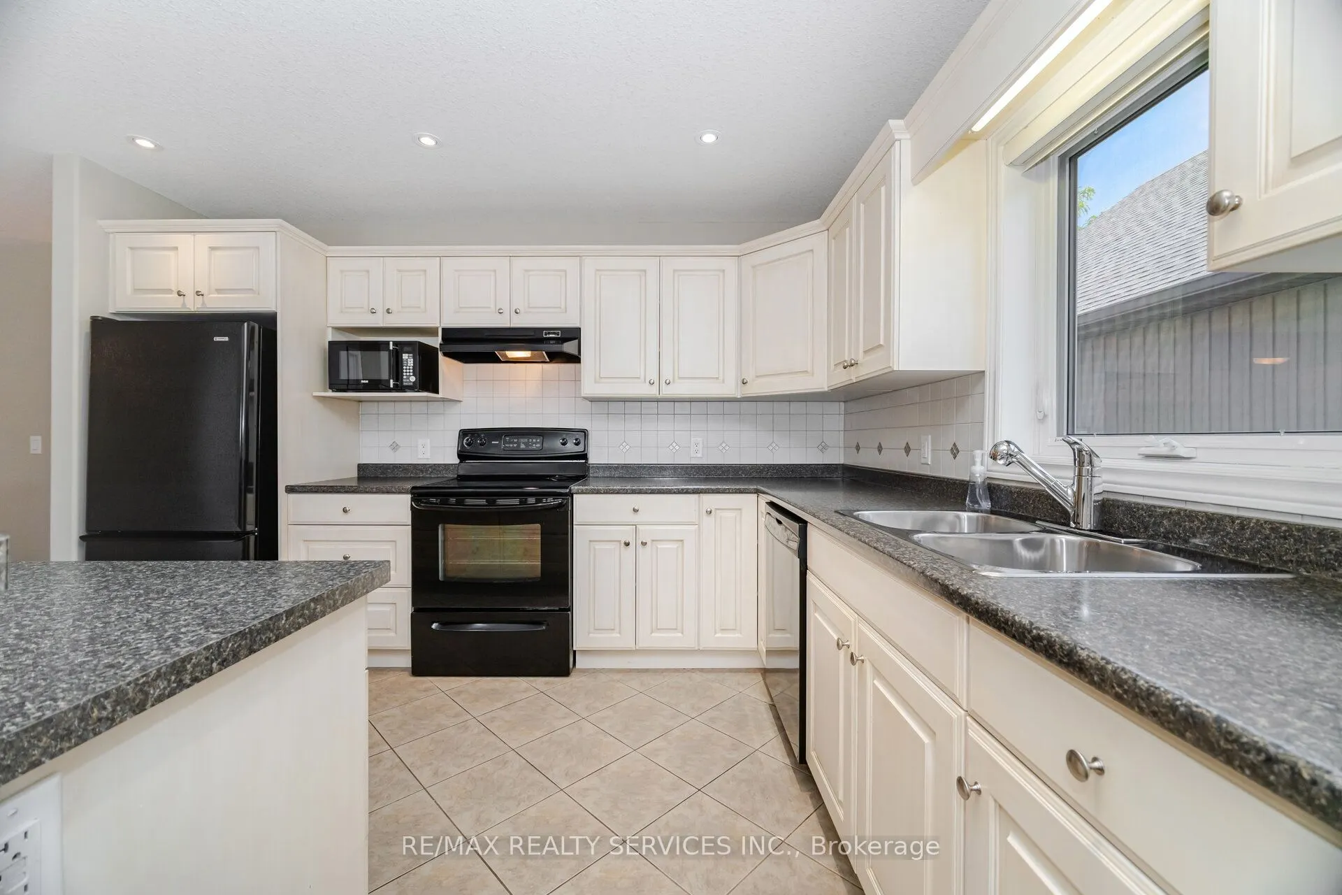 43 Rose Glen Crescent, #20