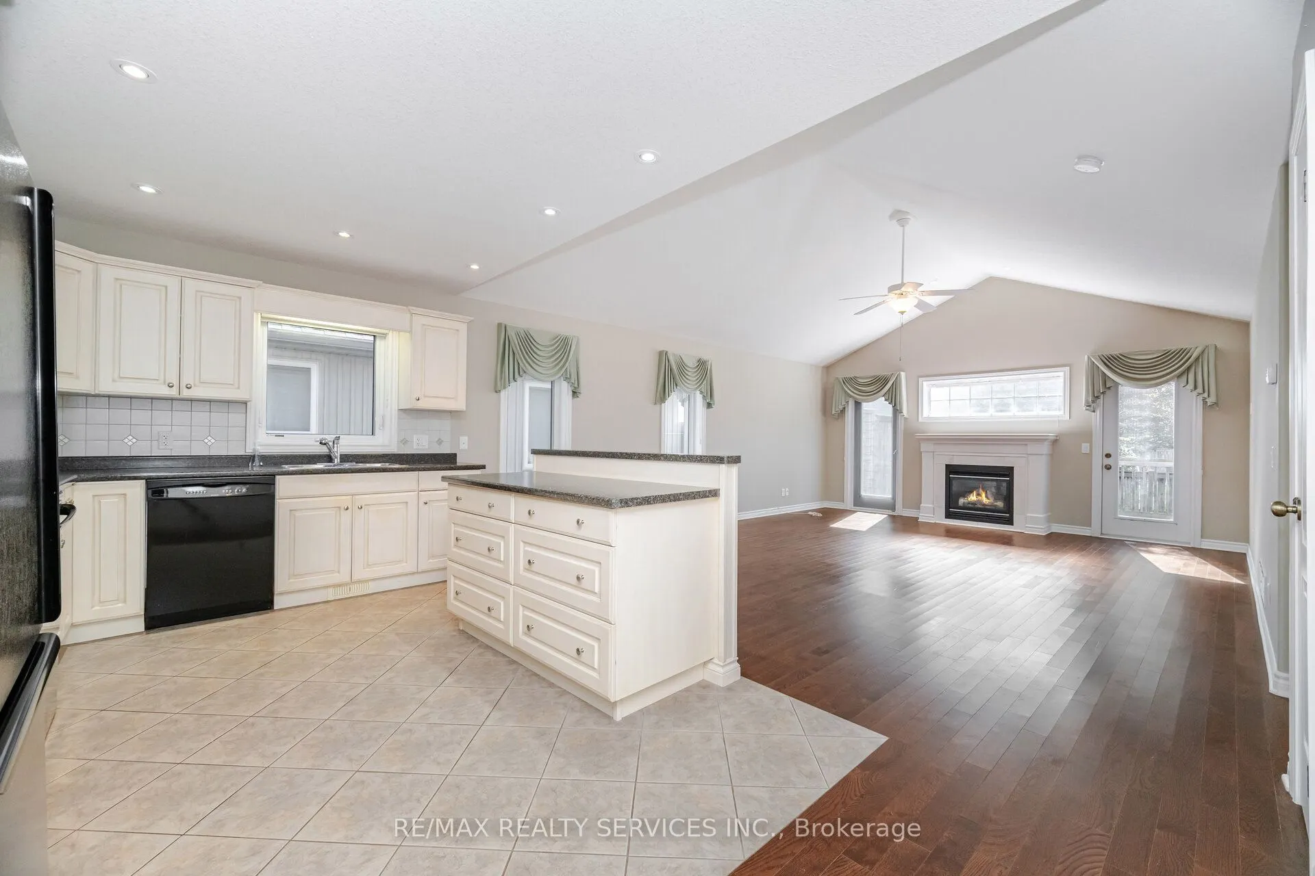 43 Rose Glen Crescent, #20