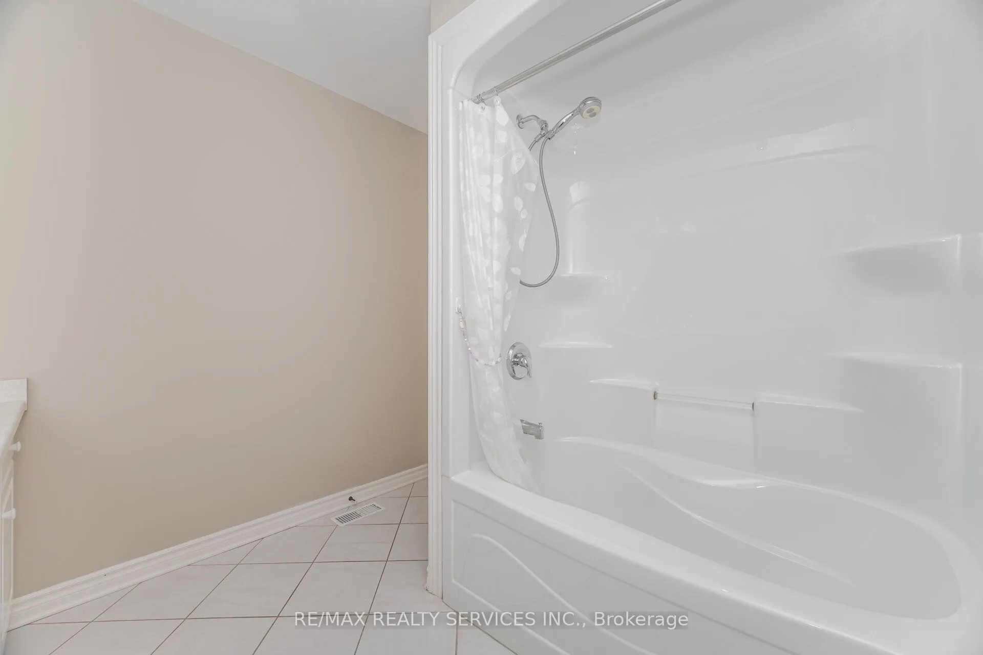 43 Rose Glen Crescent, #20