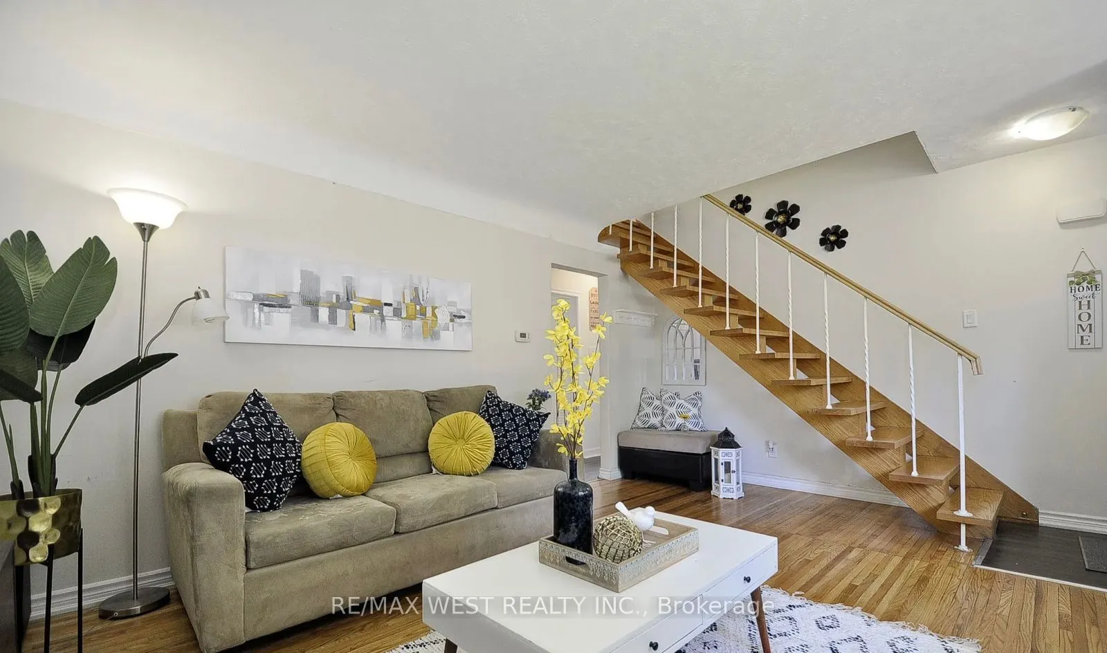 442 Highland Road E