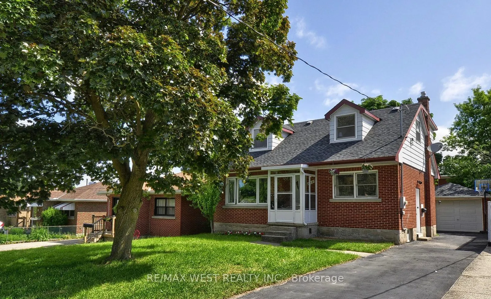 442 Highland Road E